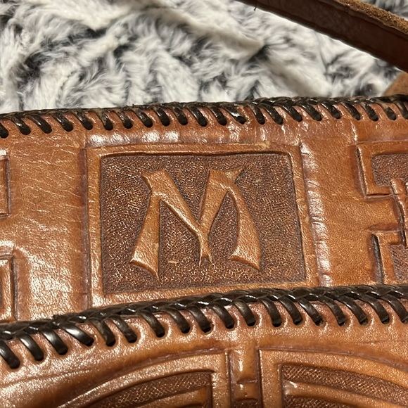Stunning, unique, vintage hand tooled leather purse. - Picture 3 of 9